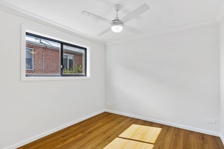 MODERN 2 BEDROOM GRANNY FLAT - LOW MAINTENANCE - Photo 3