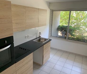 Appartement 4 pièces 100m2 MARSEILLE 8EME 1 490 euros - Photo 5