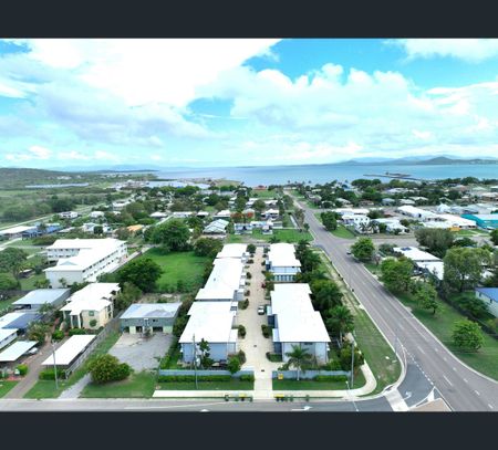4/1 Casuarina Street, Bowen, Qld 4805 - Photo 2