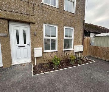 Minster Road, Sheerness, ME12 - Photo 2