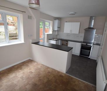 3 bedroom terraced house to rent - Photo 5