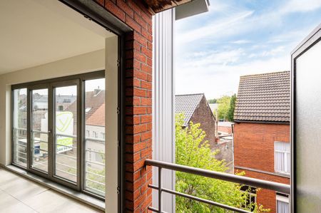 Gezellig en zonnig appartement in het centrum van Eeklo! - Photo 3