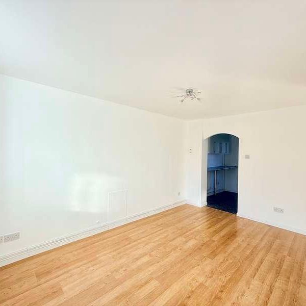 Rosewood Gardens, Marchwood, SO40 - Photo 1