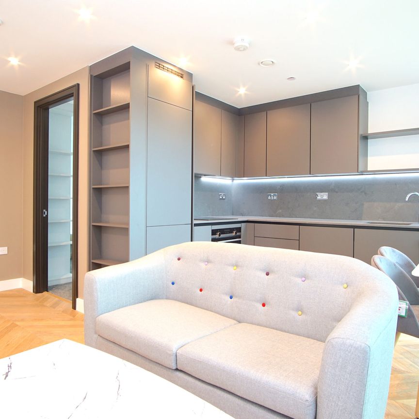 Hennessey Apartments, 5 Brigadier Walk, London, SE18 6YT - Photo 1