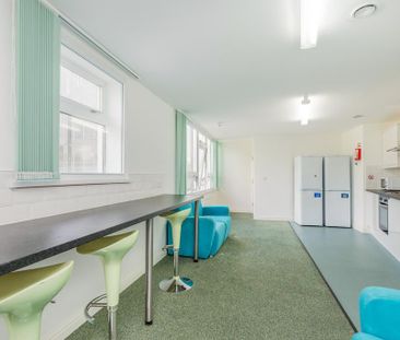 1 bedroom in a house share to rent - Photo 3