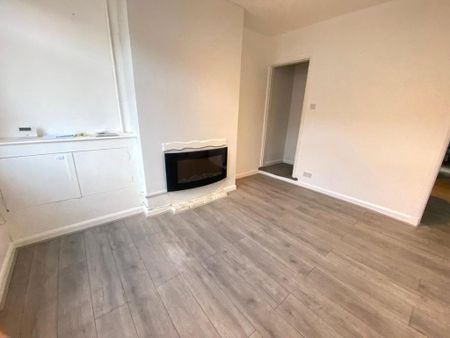 2 bedroom terraced house to rent - Photo 2