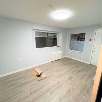 Pet Friendly 2bed/ 1bath near Kits beach - Photo 3