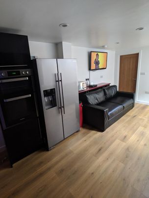 6 NORTH ROAD BILLS INC. - Photo 1