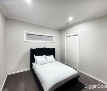 Spacious & Stylish Family Home in Prime Location - Photo 4