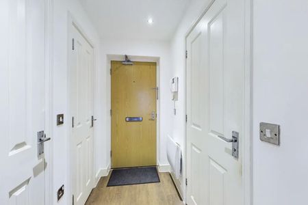 Studio Flat, Oceana Boulevard, SO14 - Photo 5
