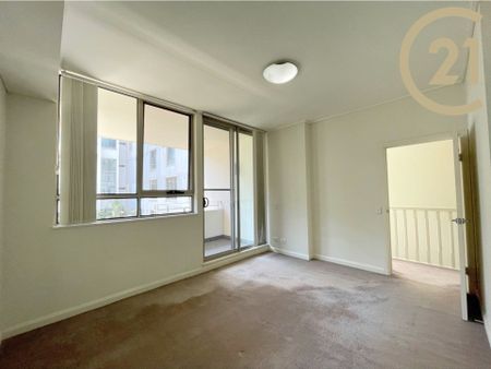 Split Level1 Bedroom Apartment Plus Study with Car Space at Fine Location in Wwp&excl;&excl; - Photo 3