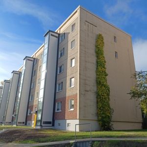 gemütliche Wohnung mit Mietergarten - Photo 2