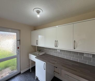 3 bedroom terraced house to rent - Photo 6