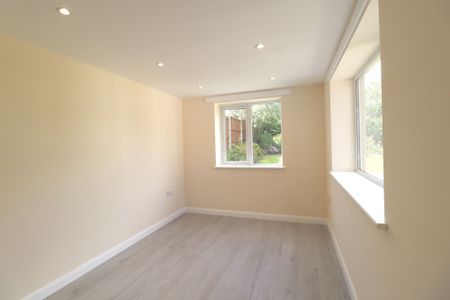 3 bed detached bungalow to rent in Moss Lane, Madeley, CW3 - Photo 4