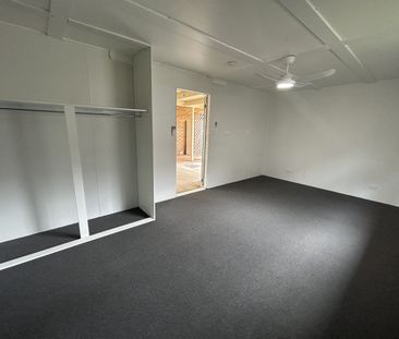 COSY, 2 BEDROOM, CLOSE TO TOWN !!!! - Photo 3