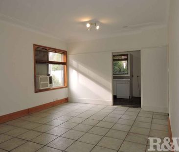 FAMILY HOME IN A PRIME LOCATION - Photo 6