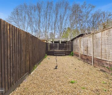 2 bedroom House in Belle Vue Road, Aldershot - Photo 3