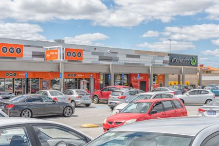 Huge 5 Bedroom Home in Cul De Sac Location @$980 Per Week - Photo 5