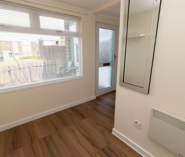 3 Bedroom House - End Terrace - Photo 3