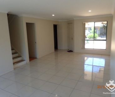 Renovated 3 bedroom townhouse available for rent, centrally located - Photo 1