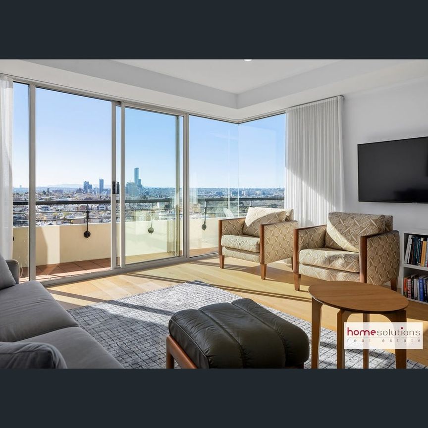 Breathtaking views, excellent living proportions & dream location. FULLY FURNISHED - Photo 1