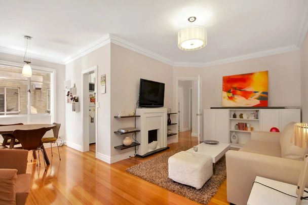 Superb 2 bedroom in ideal Location - Photo 1