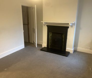 3 Bed Terraced House, Sherwood Street, RG30 - Photo 4