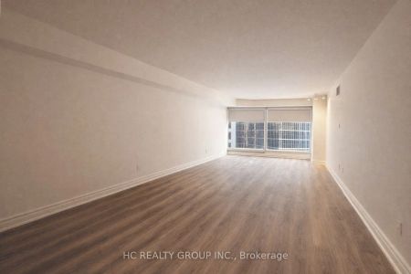 33 University Avenue #906 - Photo 3