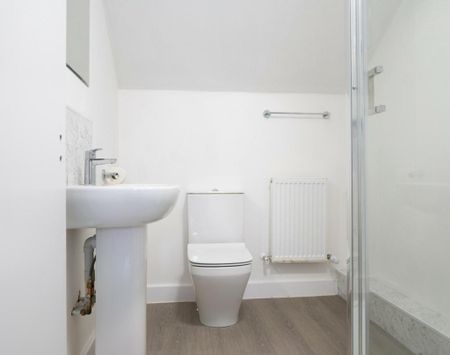 3 bedroom flat to rent - Photo 5