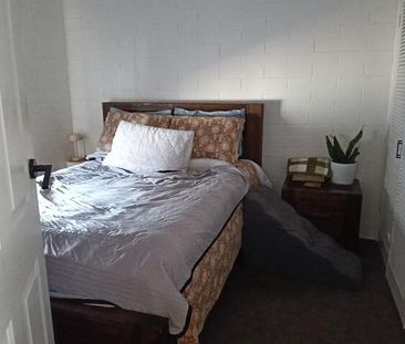 Renovated One Bedroom Unit - Photo 3