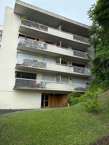 Location Appartement 4 pièces 123m² - Photo 3