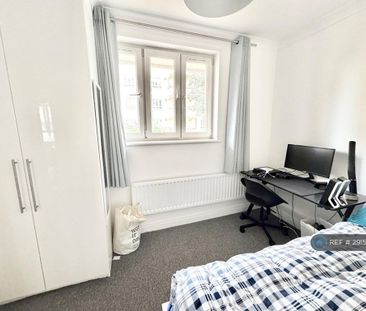 4 bedroom flat to rent - Photo 3