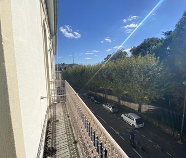 Location Appartement 4 pièces 102m² LE CREUSOT 71200 - Photo 4