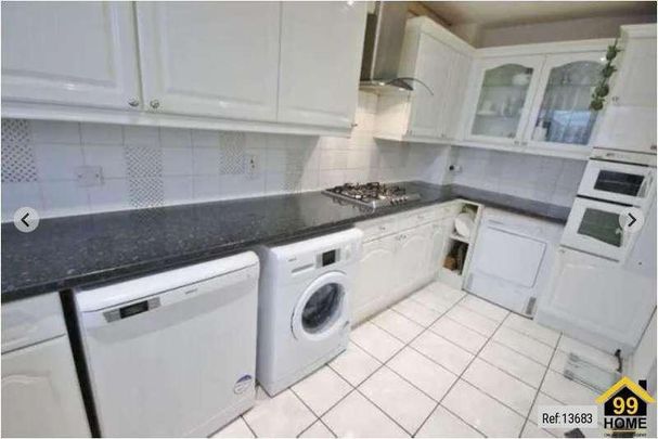 St. James Road, Sutton, Cheam, SM1 - Photo 1