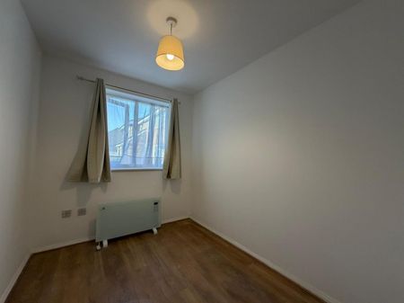 2 Bedroom Flat - Purpose Built To Let - Photo 2
