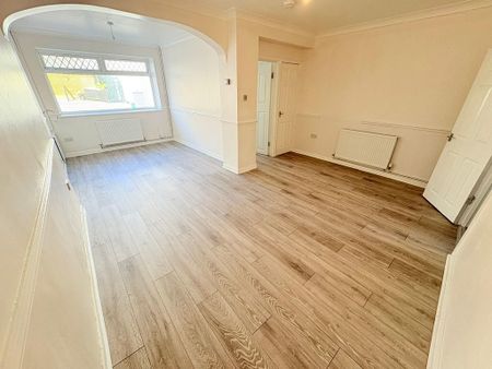 2 bedroom terraced house to rent - Photo 2