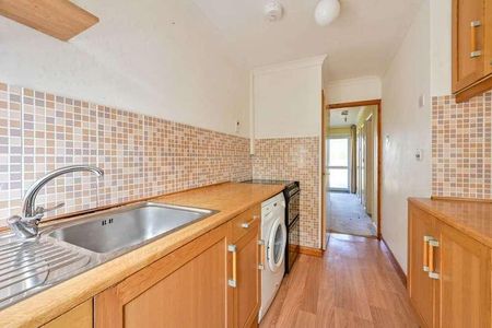 Guildford Park Avenue, Guildford, GU2 - Photo 3