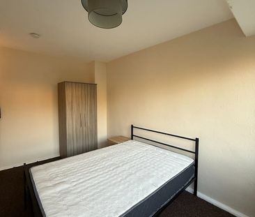 Room in a Shared House, Dorrington Road, B42 - Photo 3