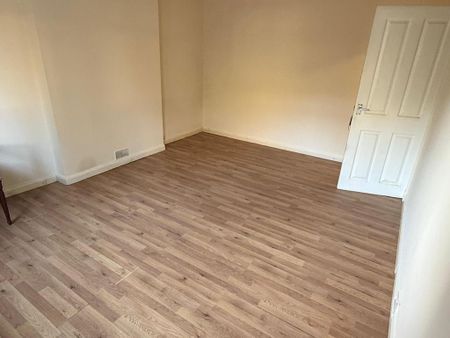 3 bedroom apartment to rent - Photo 2