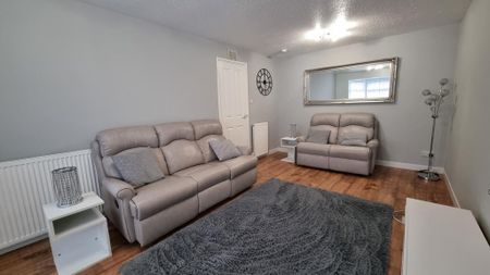 2 bedroom semi-detached house to rent - Photo 3