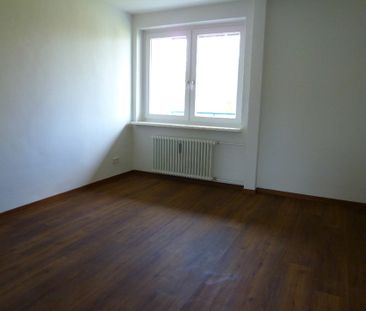 Wohnvergnügen in der Teichbreite: Mit Design-Bodenbelag und moderne... - Photo 1