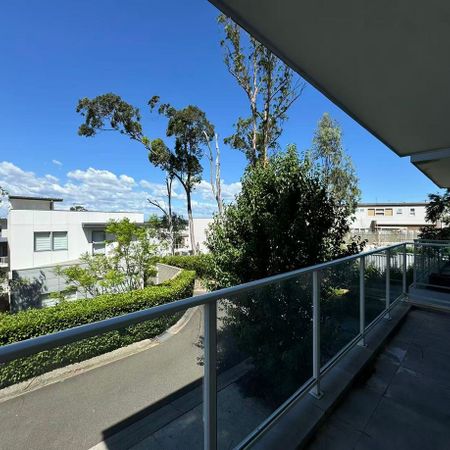 Luxurious Family Home with Designer Finishes & Spacious Living! - Photo 3