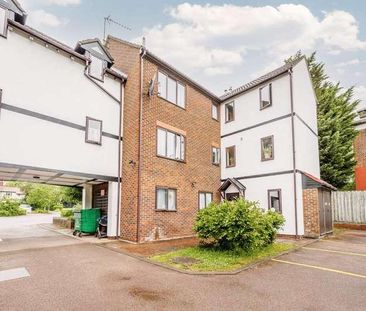 Robina Close, Northwood, HA6 - Photo 2