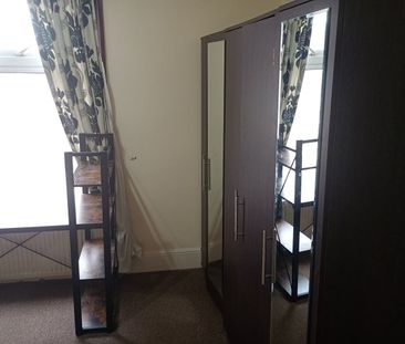 Room in a Shared Flat, Rutland Road, IG1 - Photo 5