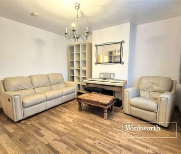 Armstrong Crescent, New Barnet, EN4 - Photo 2