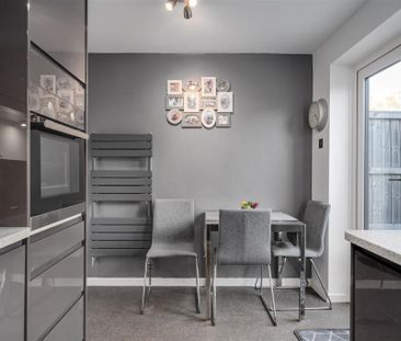 2 Bed Terraced House, Manor Hall Mews, CV3 - Photo 2