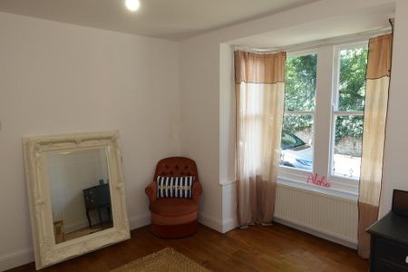 4 bedroom semi-detached house to rent - Photo 4