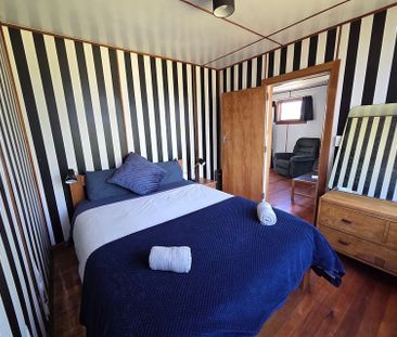 Furnished 2 bedroom by the beach - Photo 3