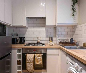 2 bedroom flat to rent - Photo 3