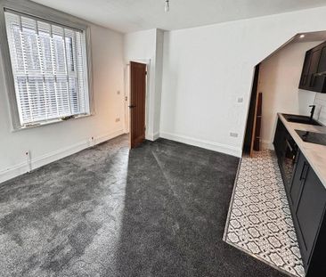 3 bedroom terraced house to rent - Photo 6